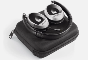 Over-ear foldable headphones